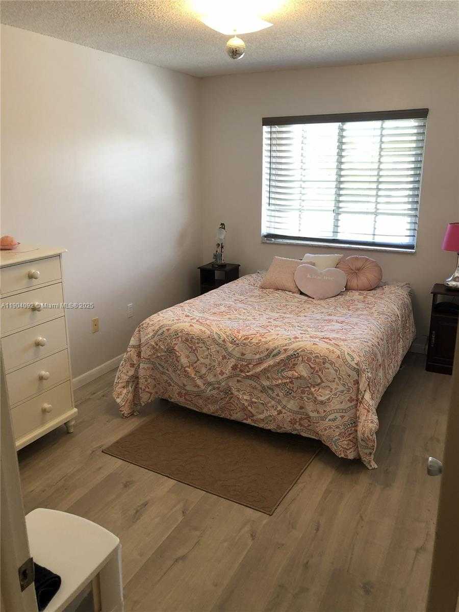 Small Image of 1387 SOUTH EAST 10TH ST, Homestead Number 8