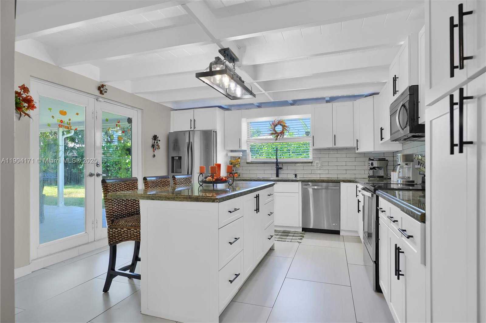 Small Image of Miami Number 12