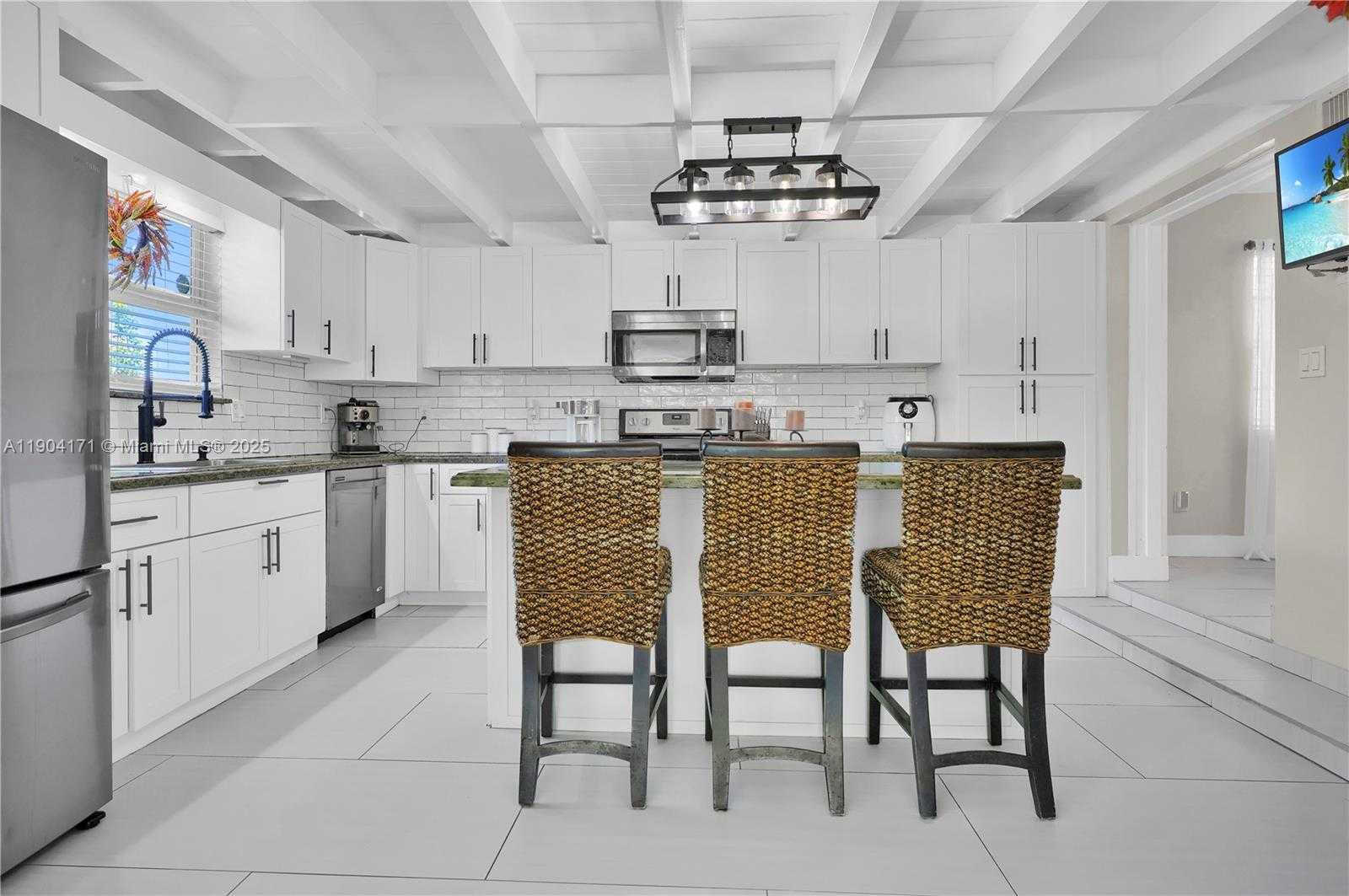 Small Image of Miami Number 14