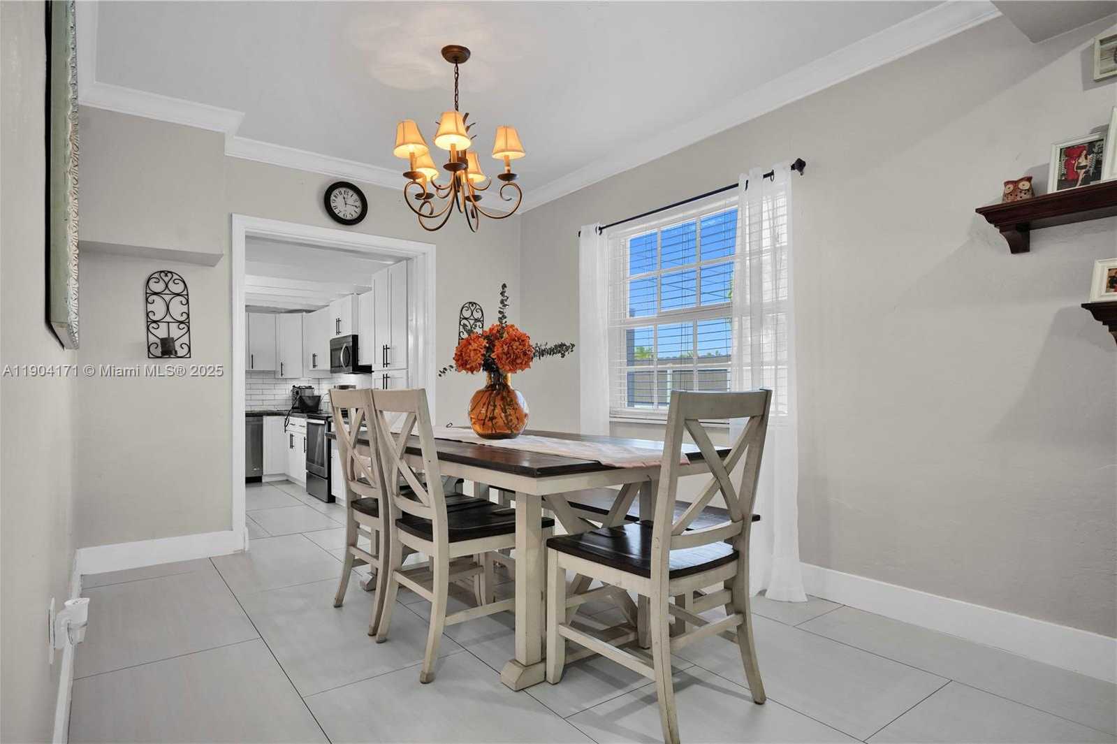 Small Image of Miami Number 15