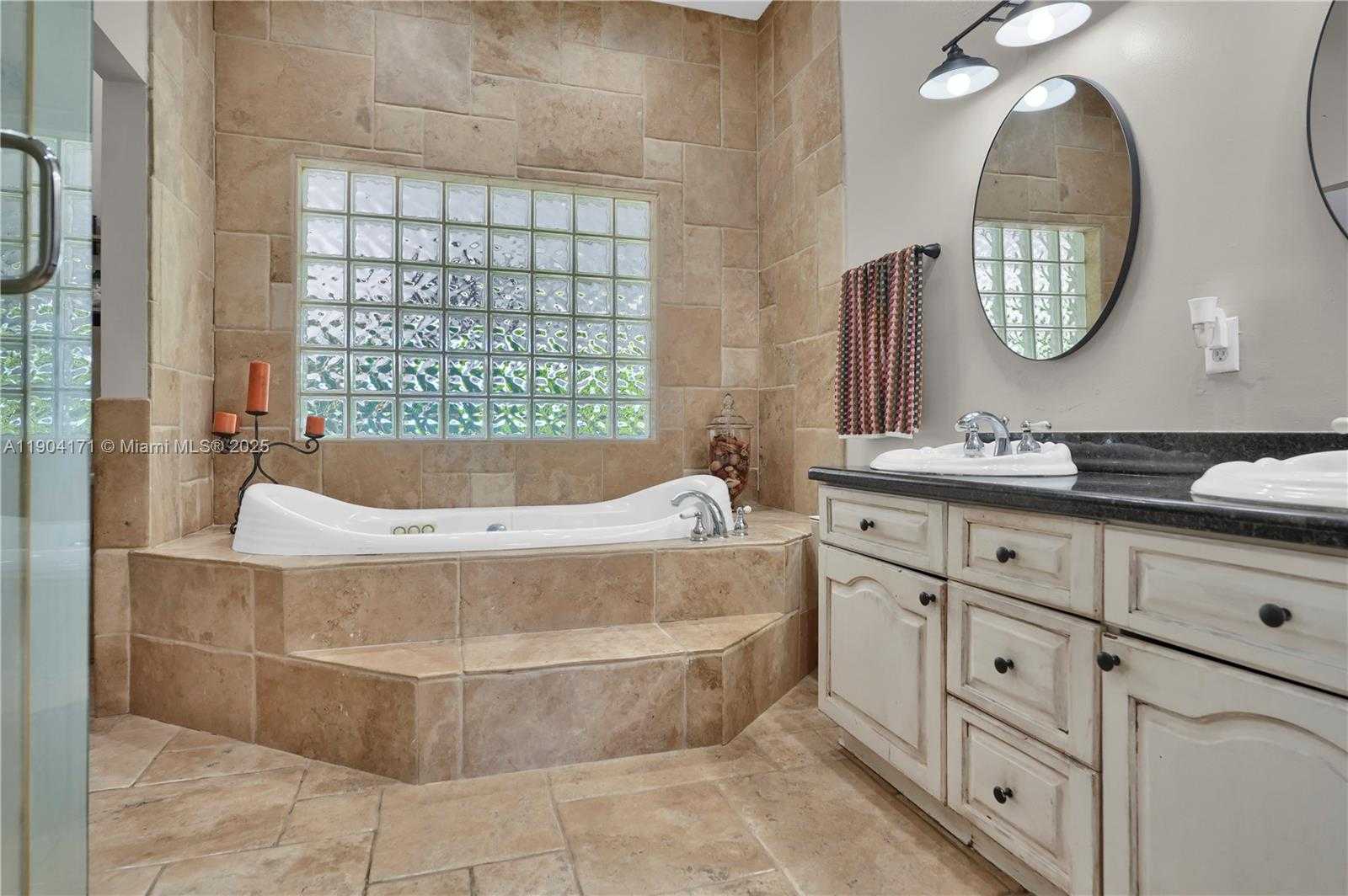 Small Image of Miami Number 20