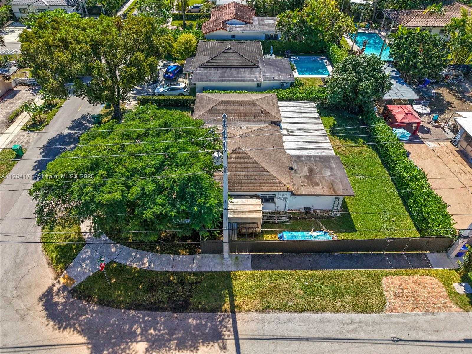 Small Image of Miami Number 8