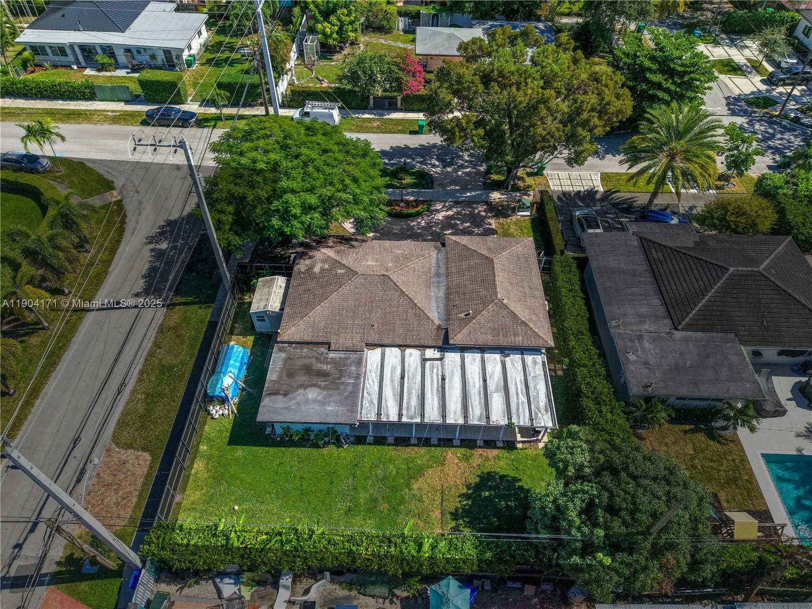 Small Image of Miami Number 9