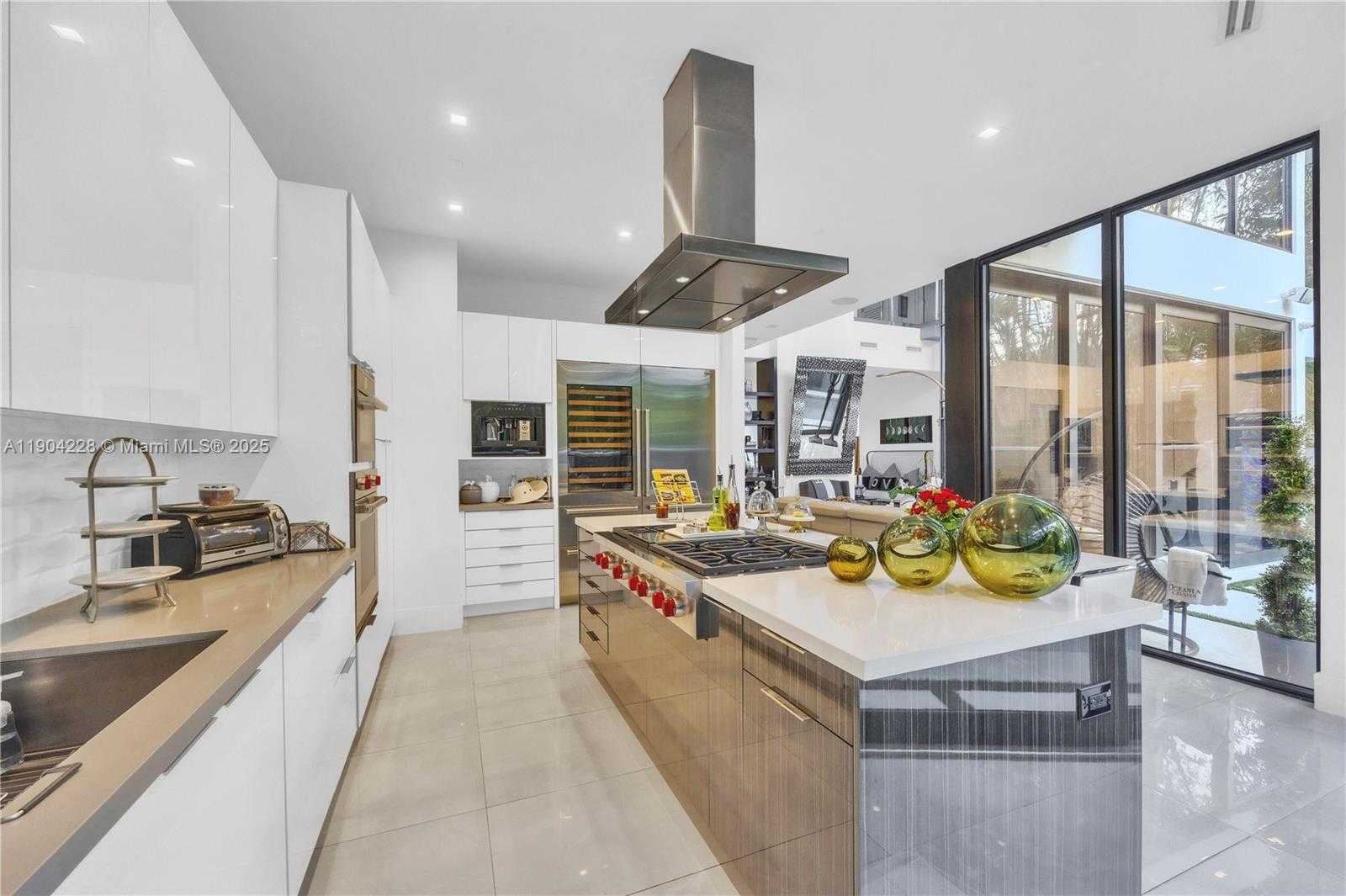 Small Image of 3764 CARMEN CT, Miami Number 10