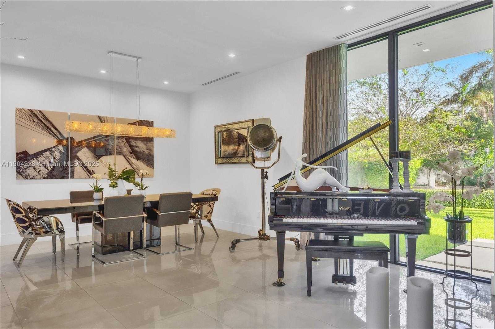 Small Image of 3764 CARMEN CT, Miami Number 12