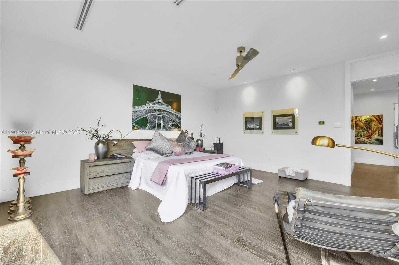 Small Image of 3764 CARMEN CT, Miami Number 22