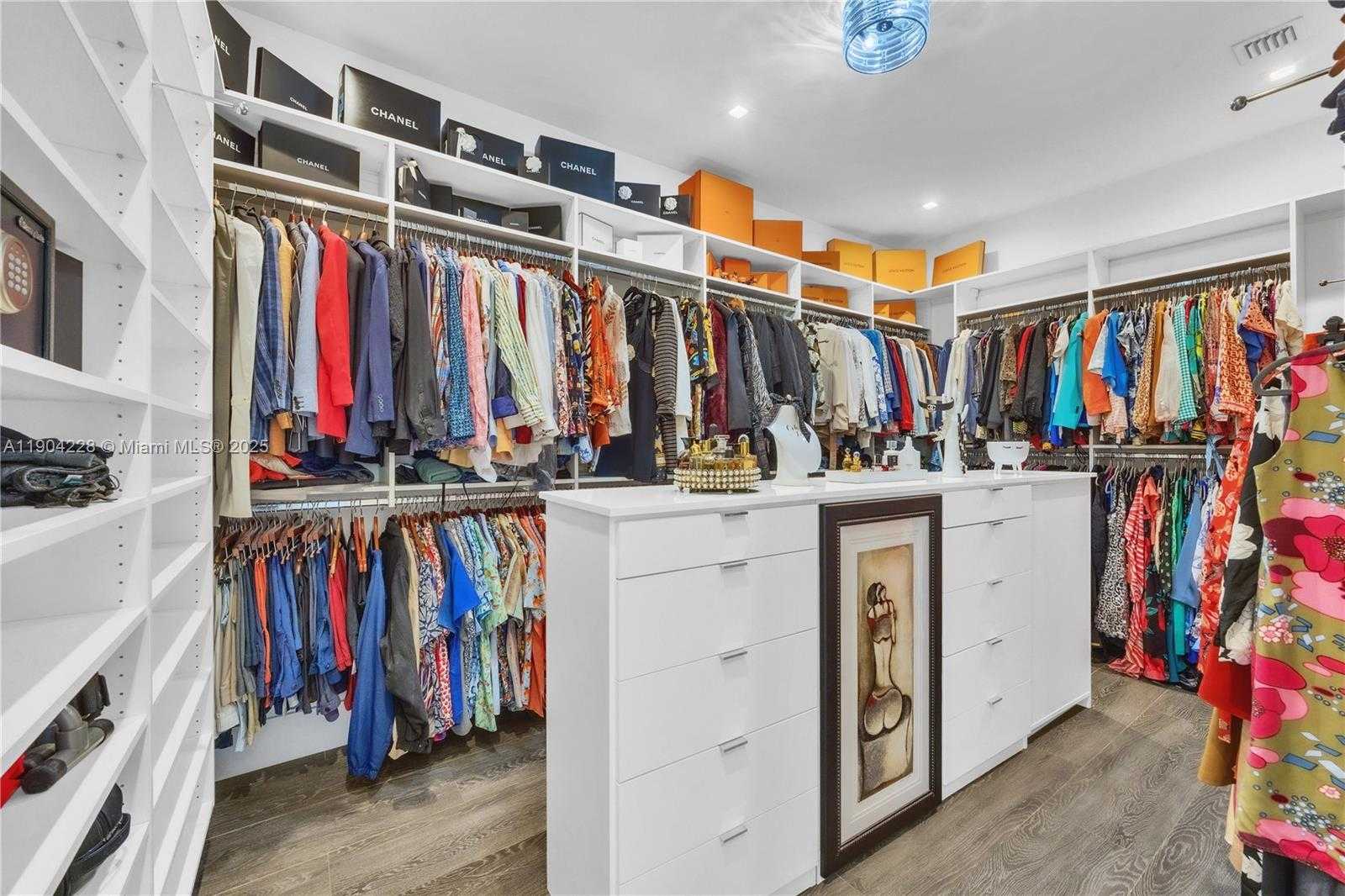 Small Image of 3764 CARMEN CT, Miami Number 28