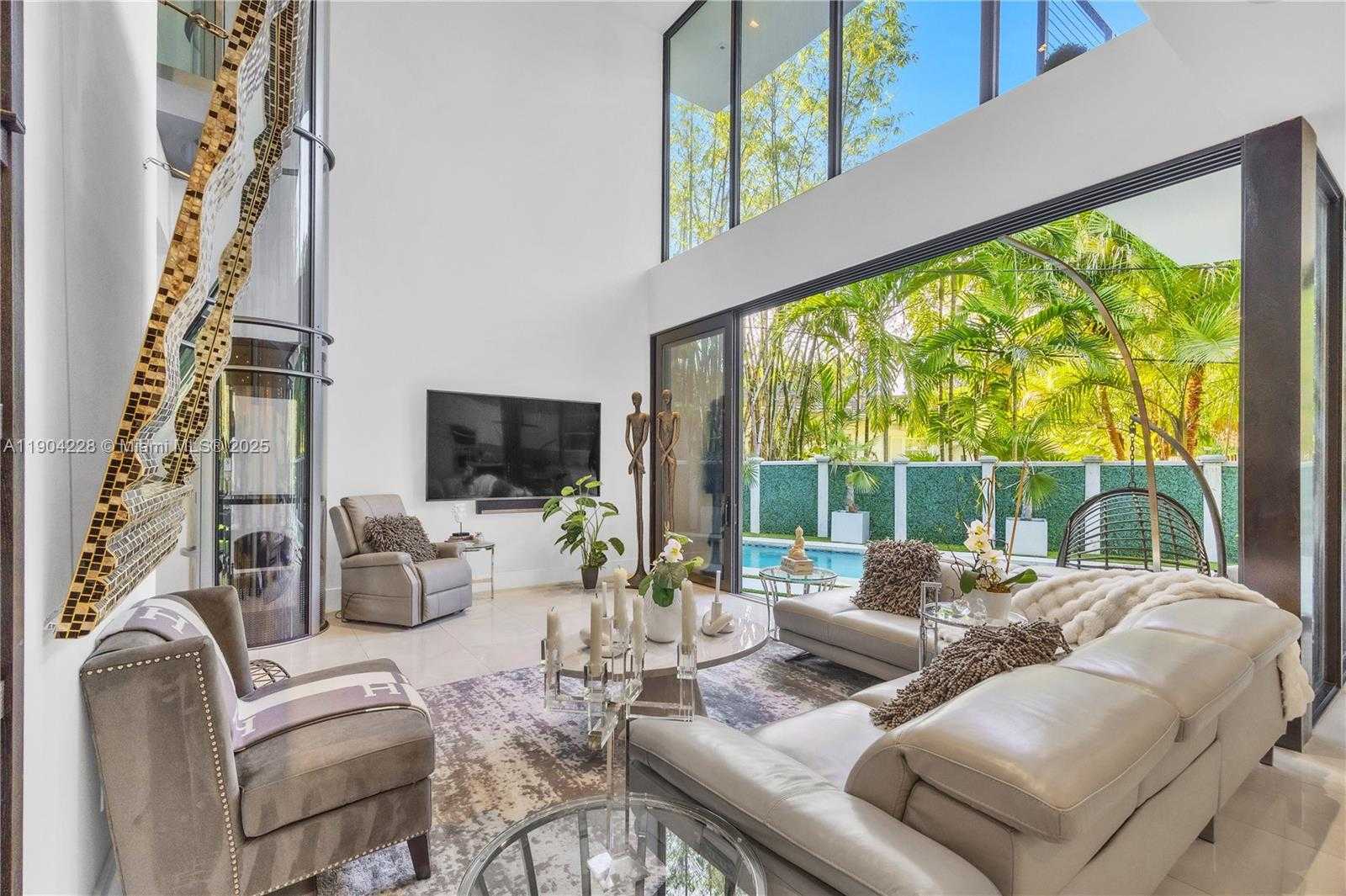 Small Image of 3764 CARMEN CT, Miami Number 3