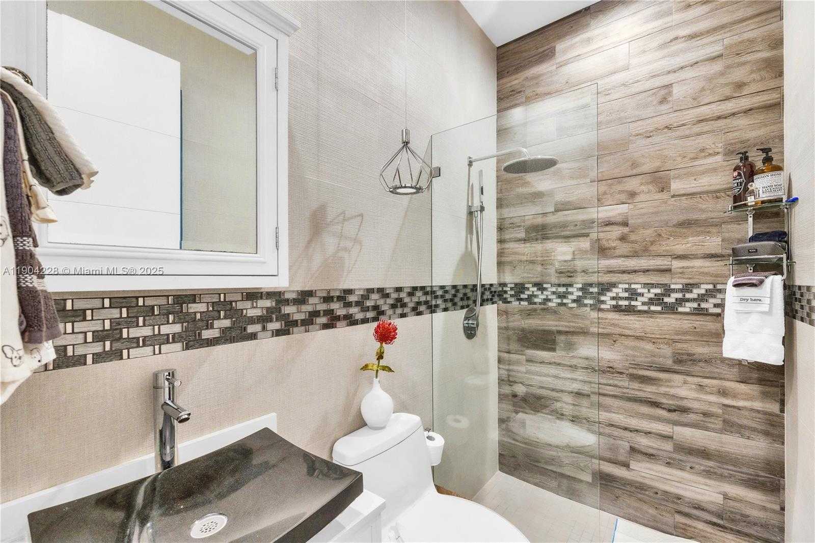 Small Image of 3764 CARMEN CT, Miami Number 30