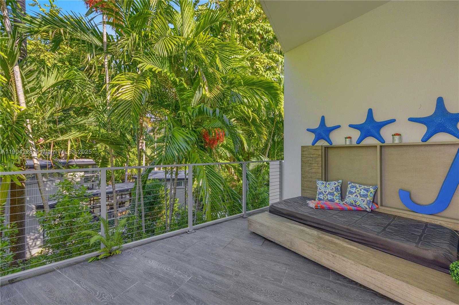 Small Image of 3764 CARMEN CT, Miami Number 31