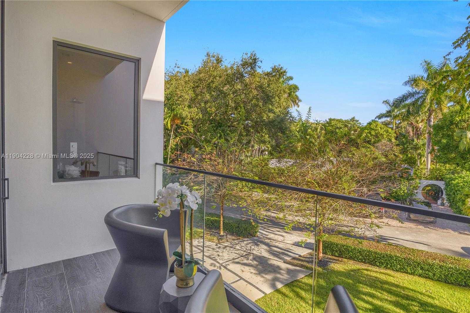 Small Image of 3764 CARMEN CT, Miami Number 35