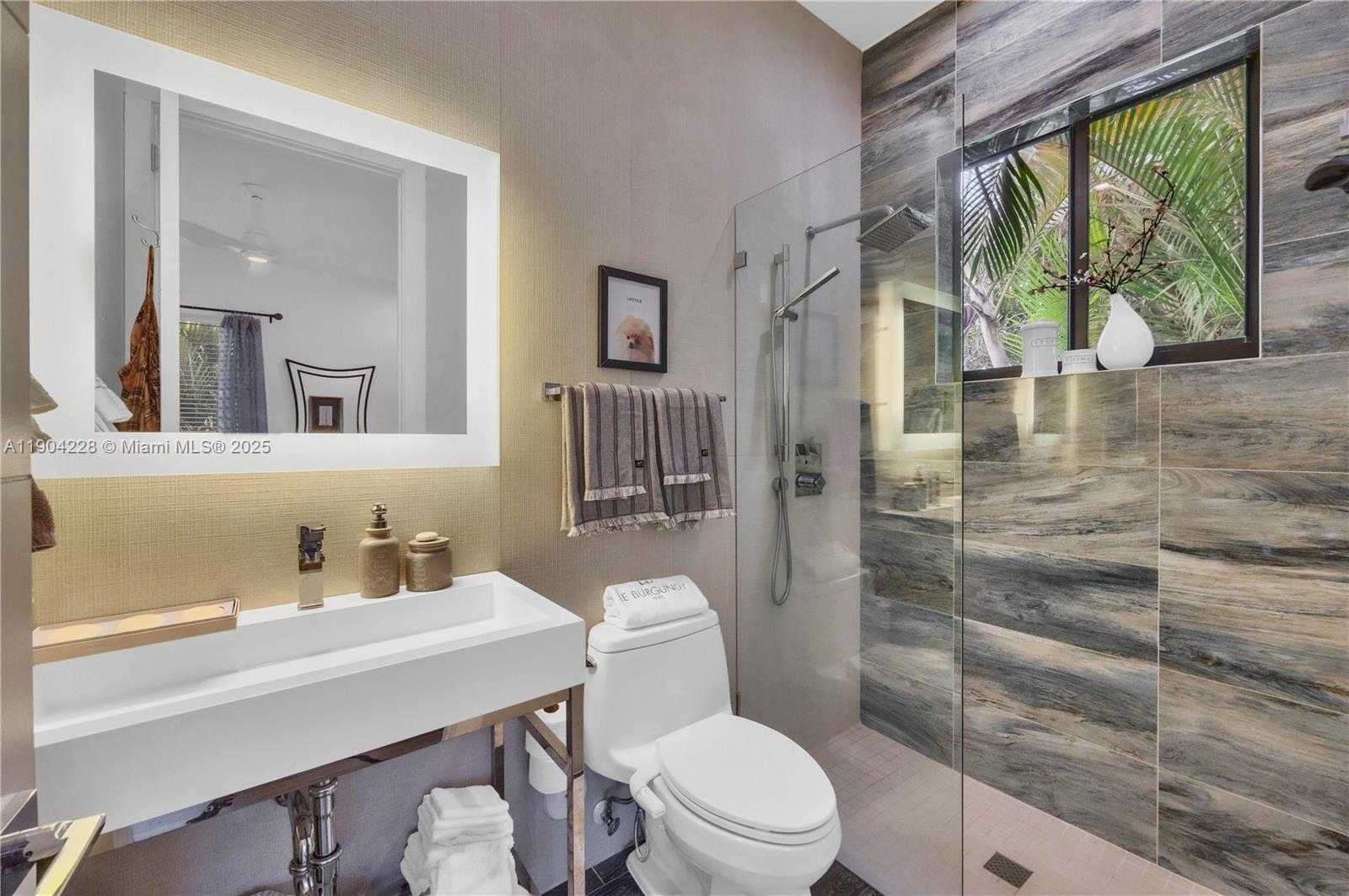 Small Image of 3764 CARMEN CT, Miami Number 37