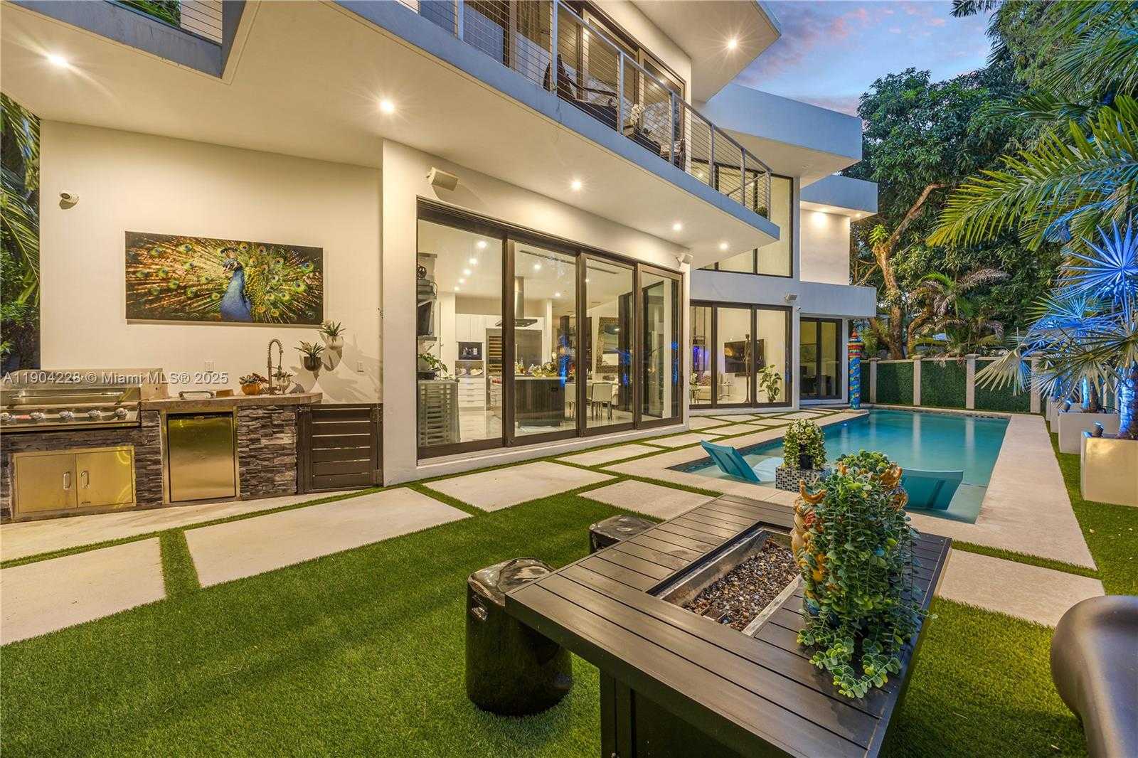 Small Image of 3764 CARMEN CT, Miami Number 41