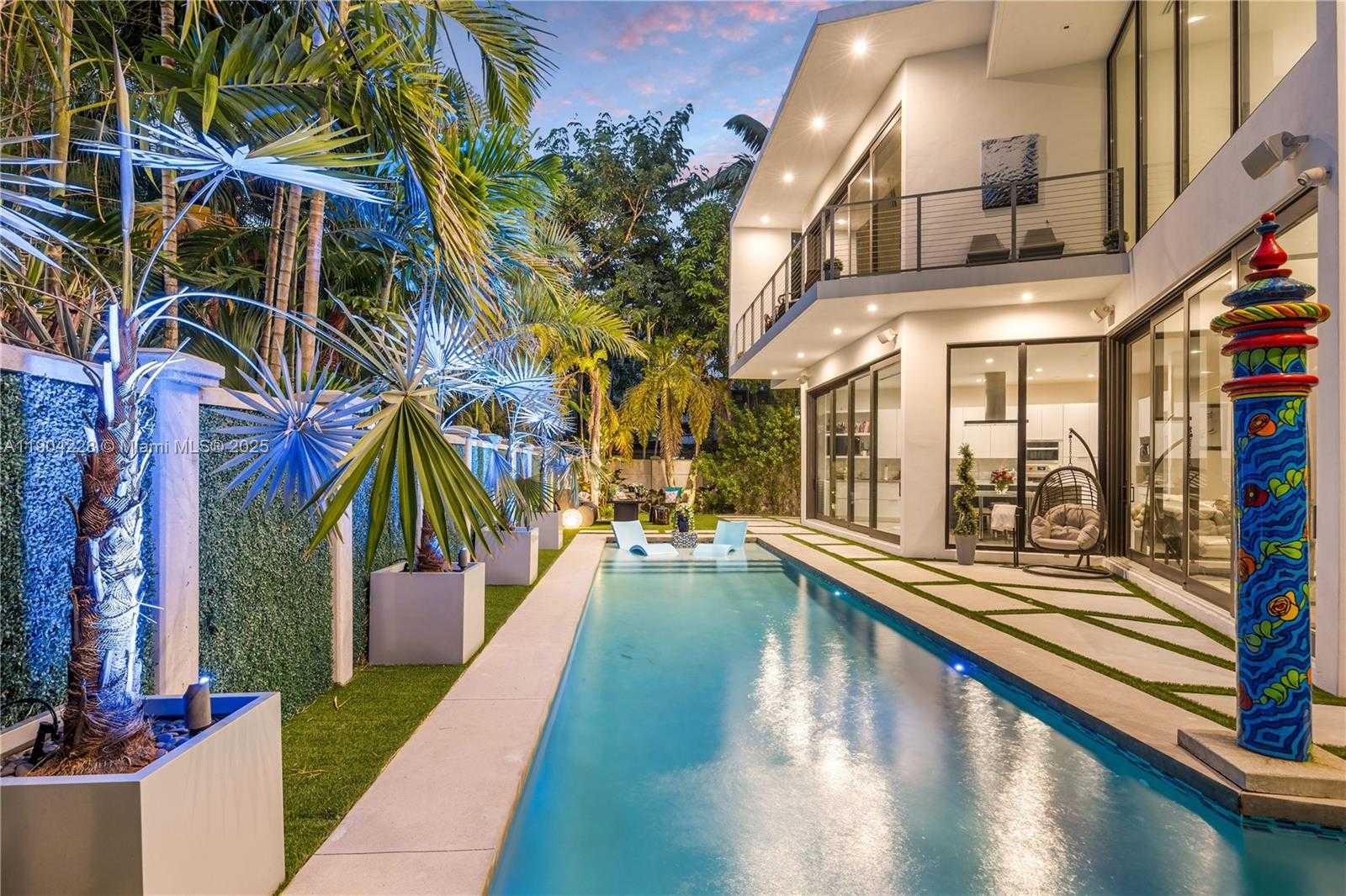 Small Image of 3764 CARMEN CT, Miami Number 42