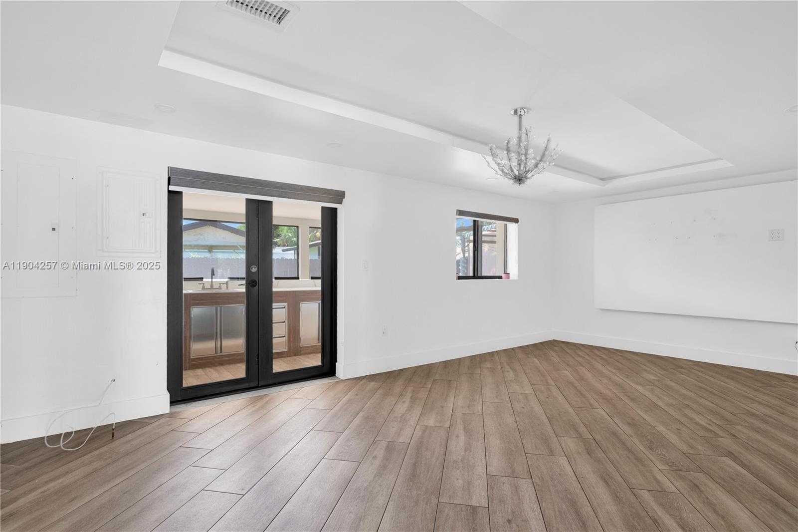 Small Image of 14970 LEISURE DR, Homestead Number 12