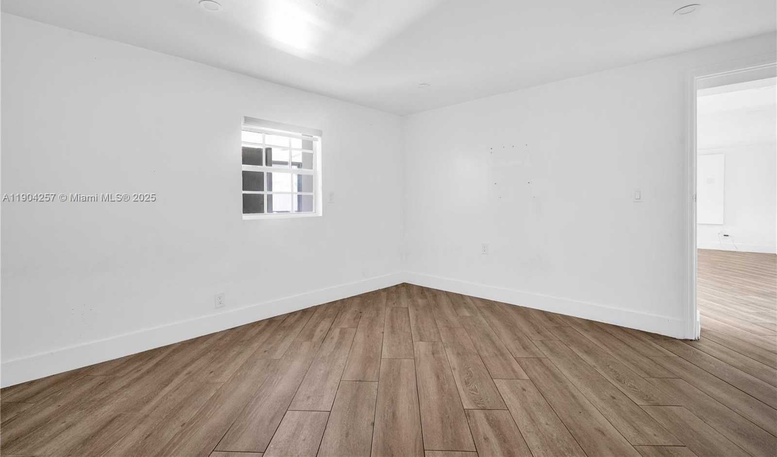 Small Image of 14970 LEISURE DR, Homestead Number 23