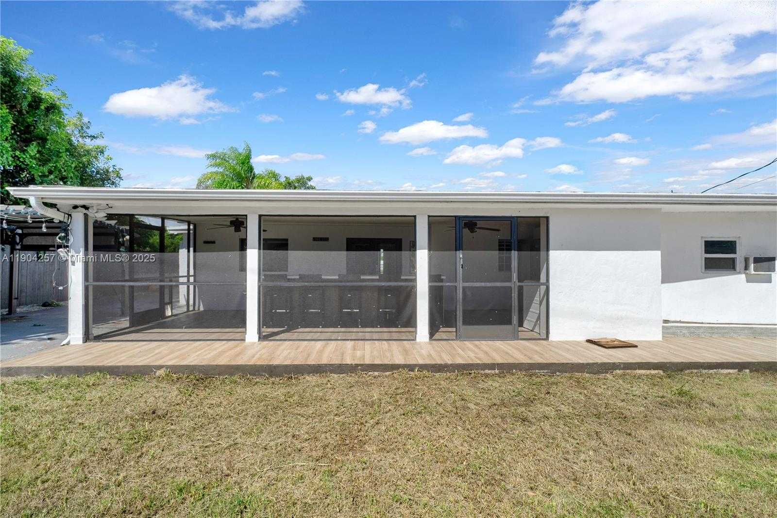 Small Image of 14970 LEISURE DR, Homestead Number 30