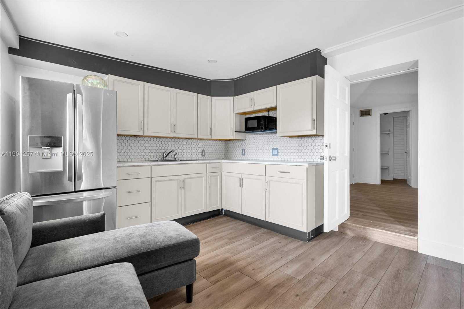 Small Image of 14970 LEISURE DR, Homestead Number 34