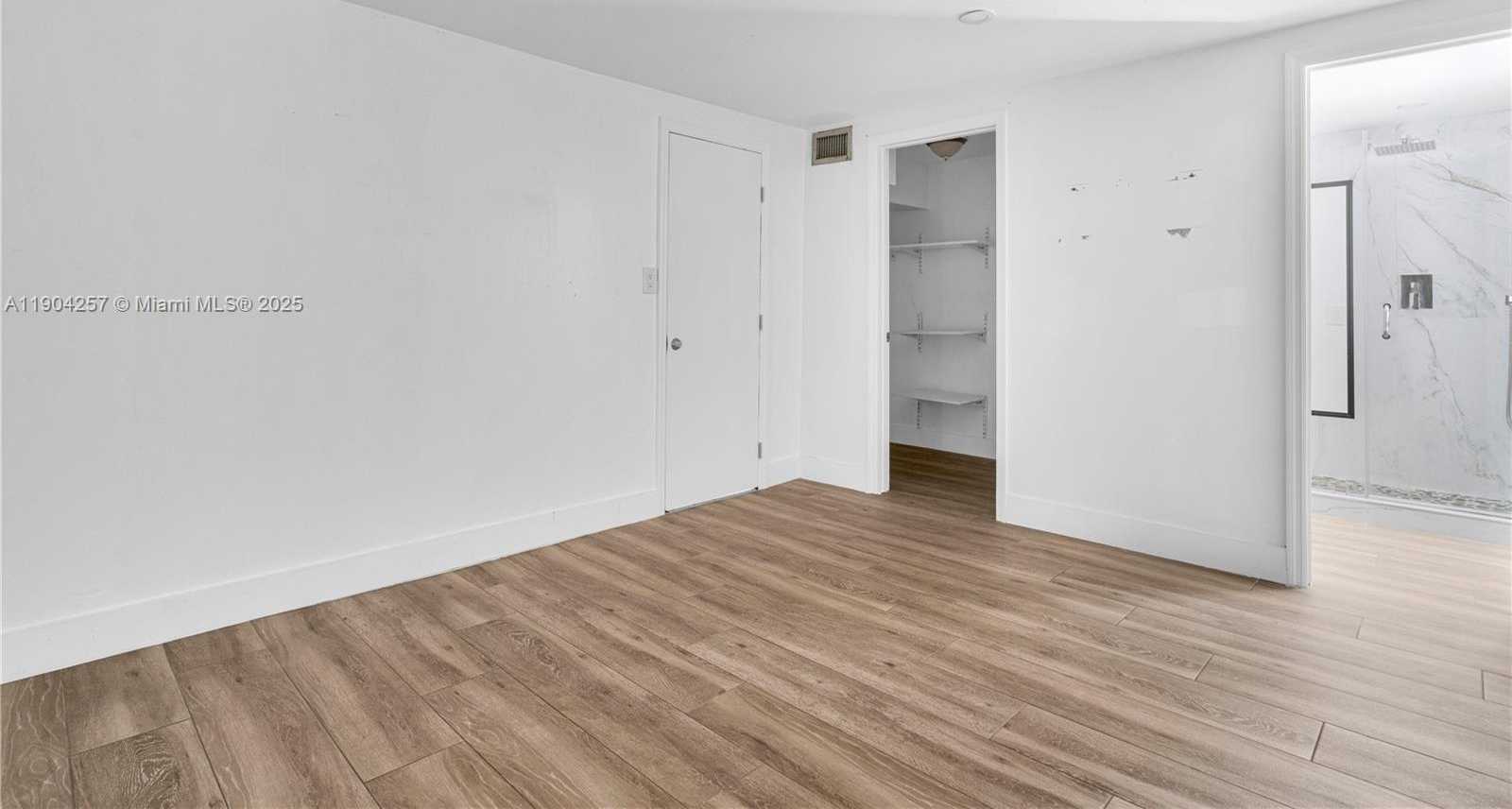 Small Image of 14970 LEISURE DR, Homestead Number 36