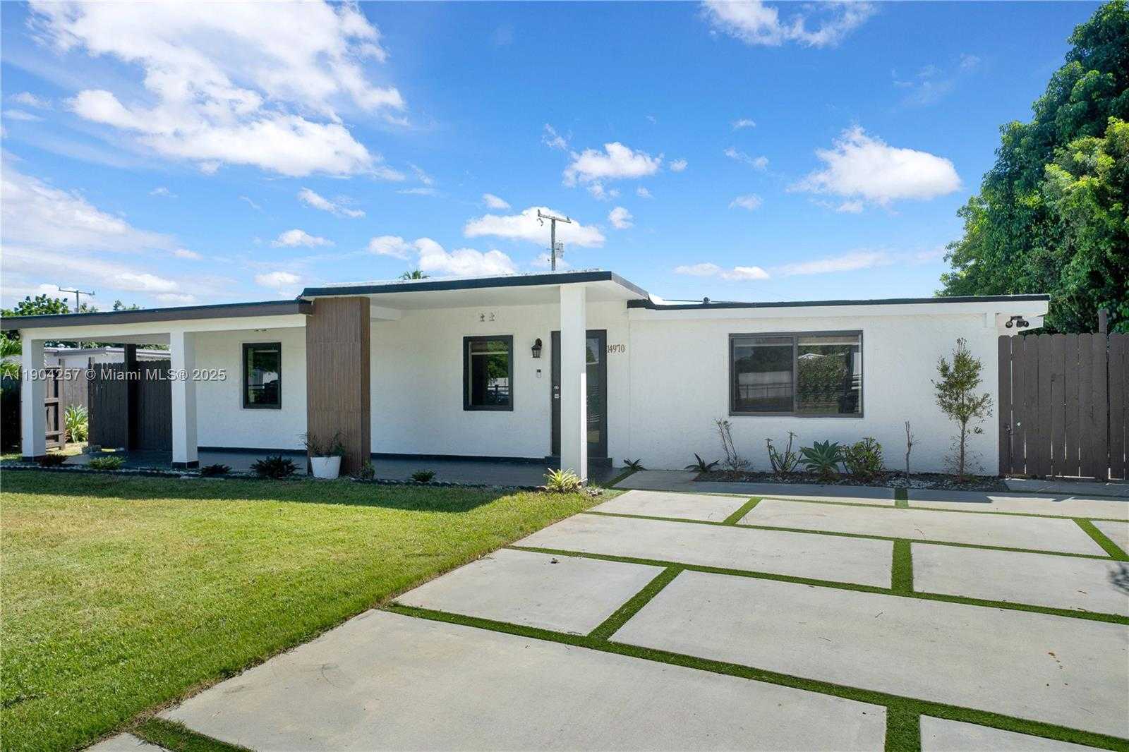 Small Image of 14970 LEISURE DR, Homestead Number 44