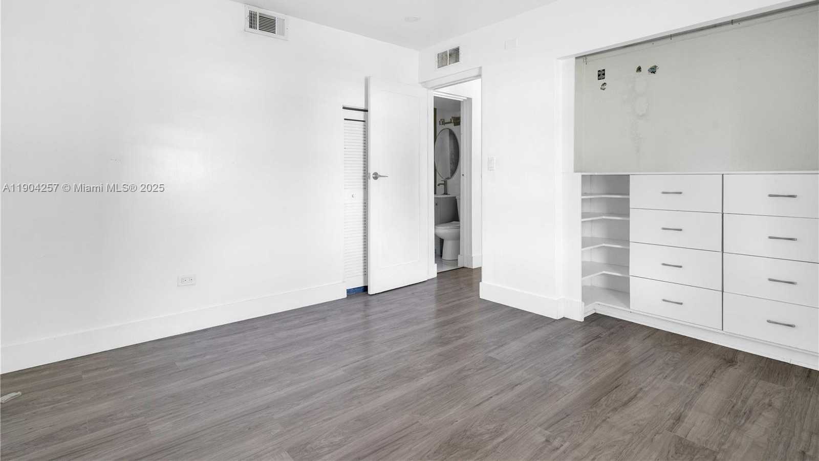 Small Image of 14970 LEISURE DR, Homestead Number 8