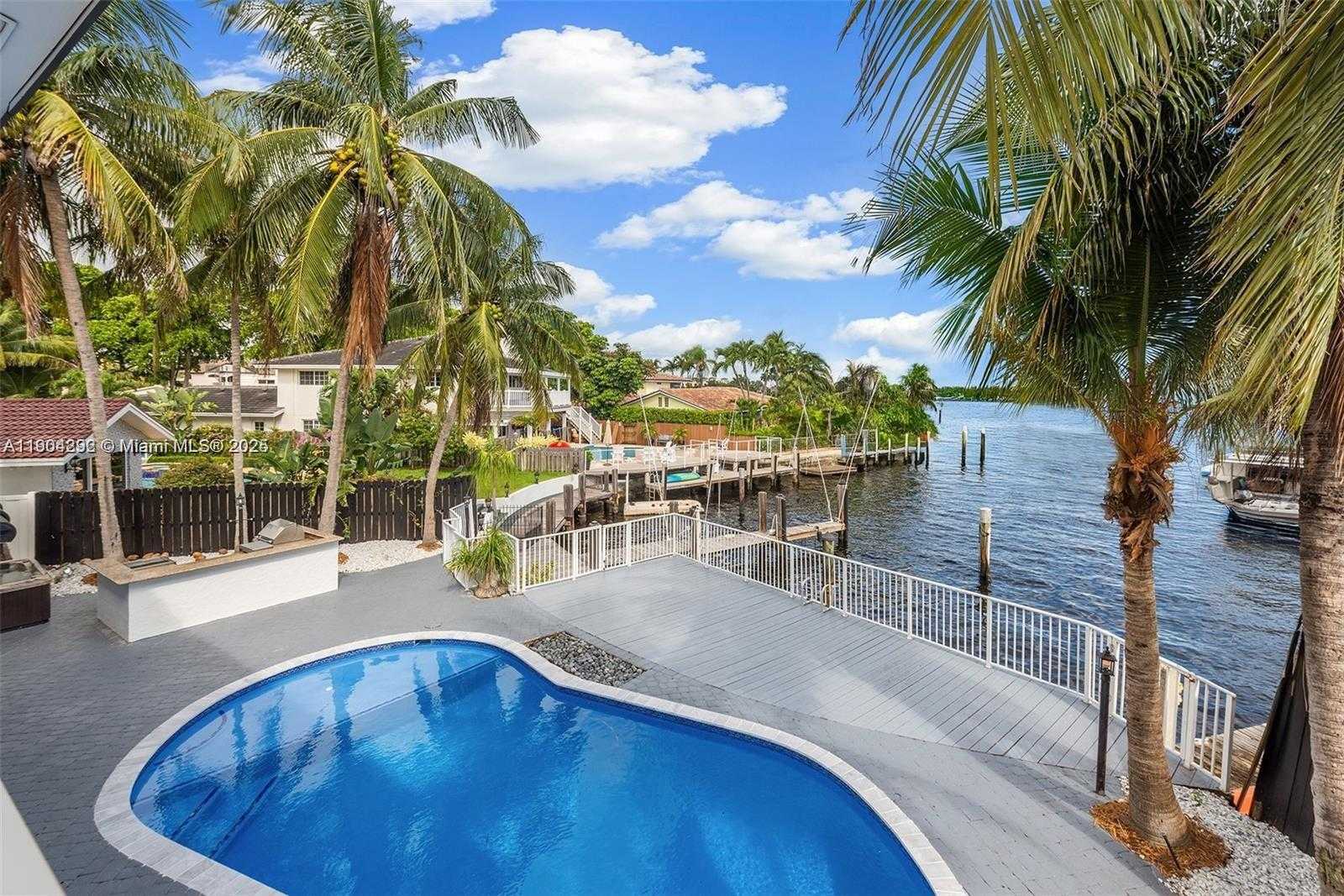 Small Image of 2445 SOUTH EAST 8 ST, Pompano Beach Number 15