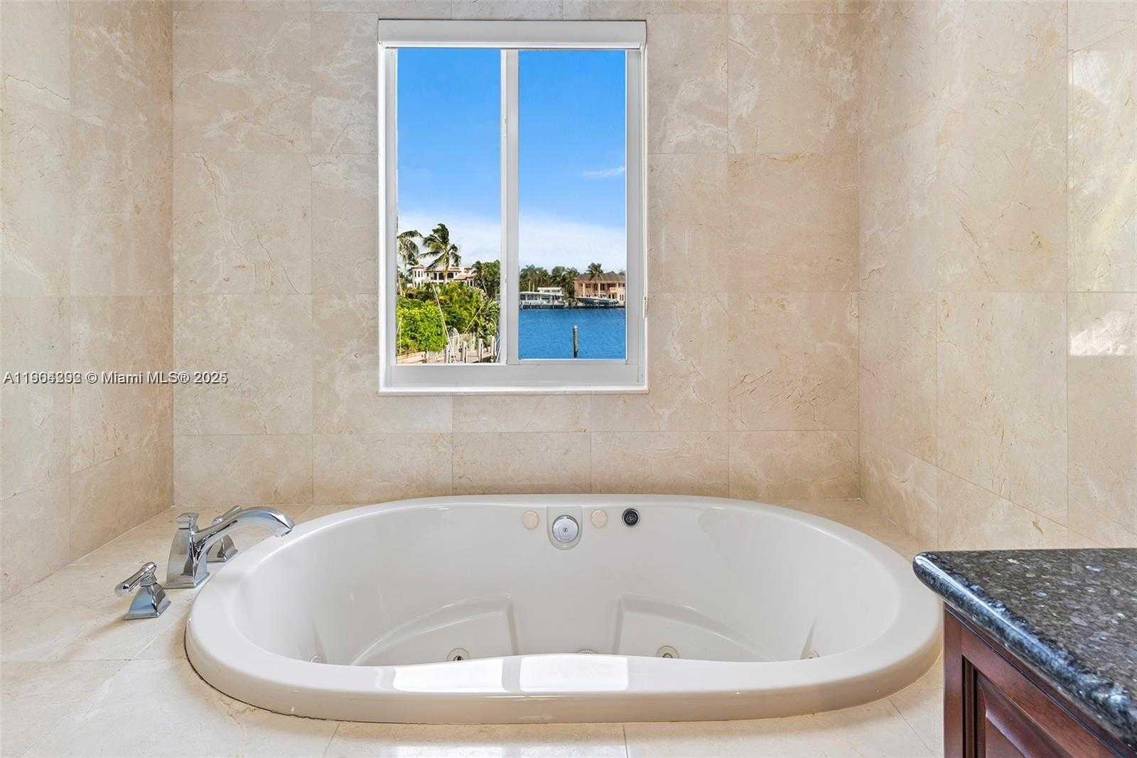 Small Image of 2445 SOUTH EAST 8 ST, Pompano Beach Number 19