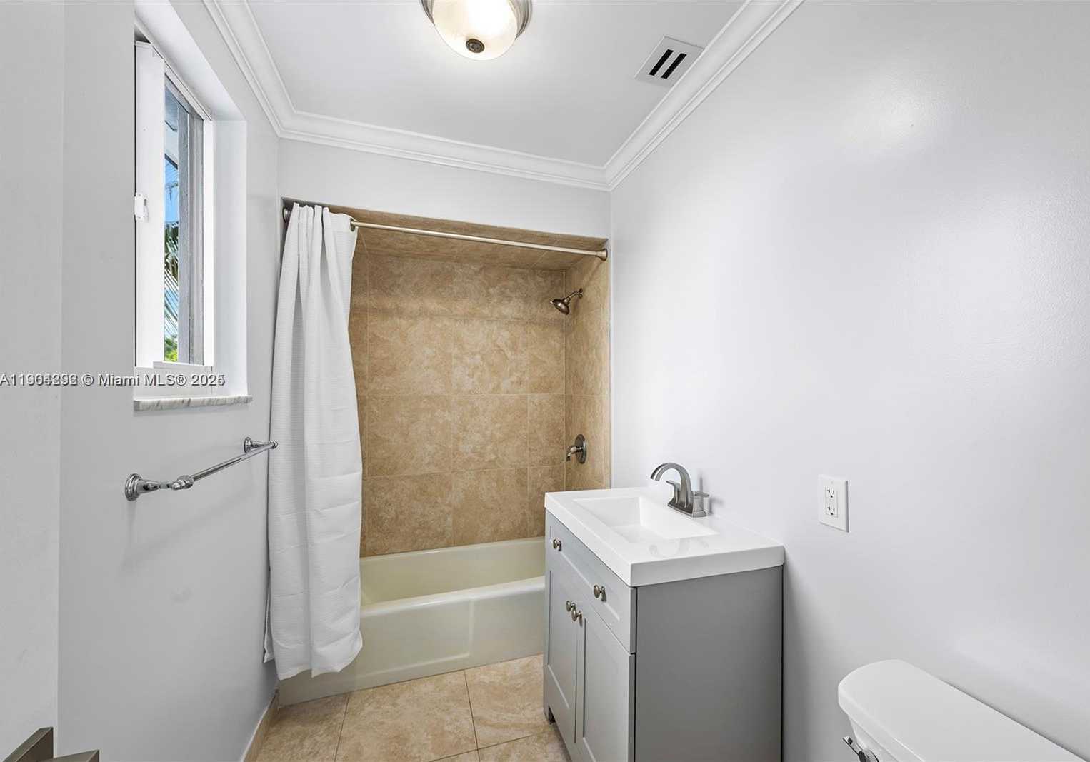 Small Image of 2445 SOUTH EAST 8 ST, Pompano Beach Number 23