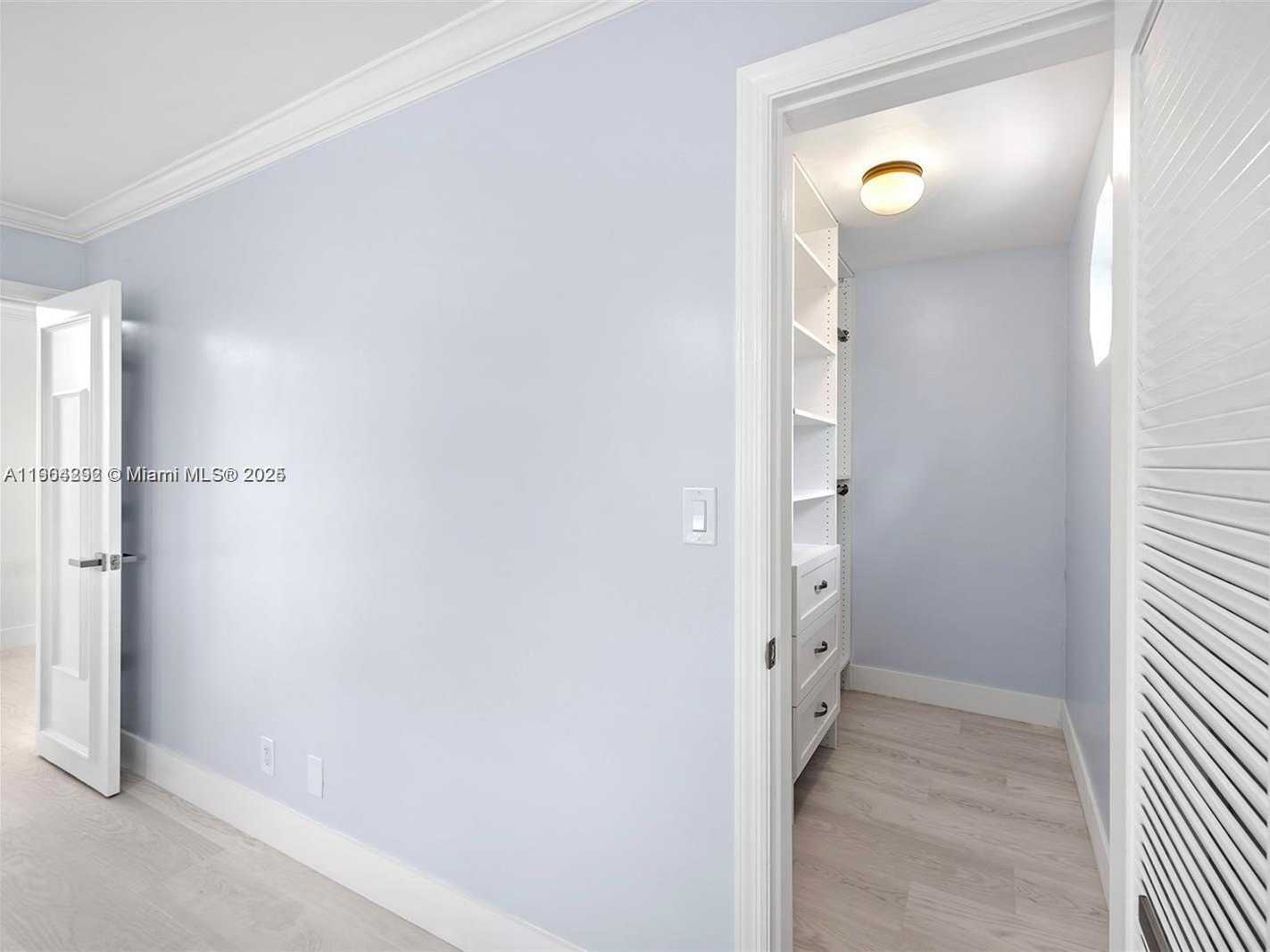 Small Image of 2445 SOUTH EAST 8 ST, Pompano Beach Number 30