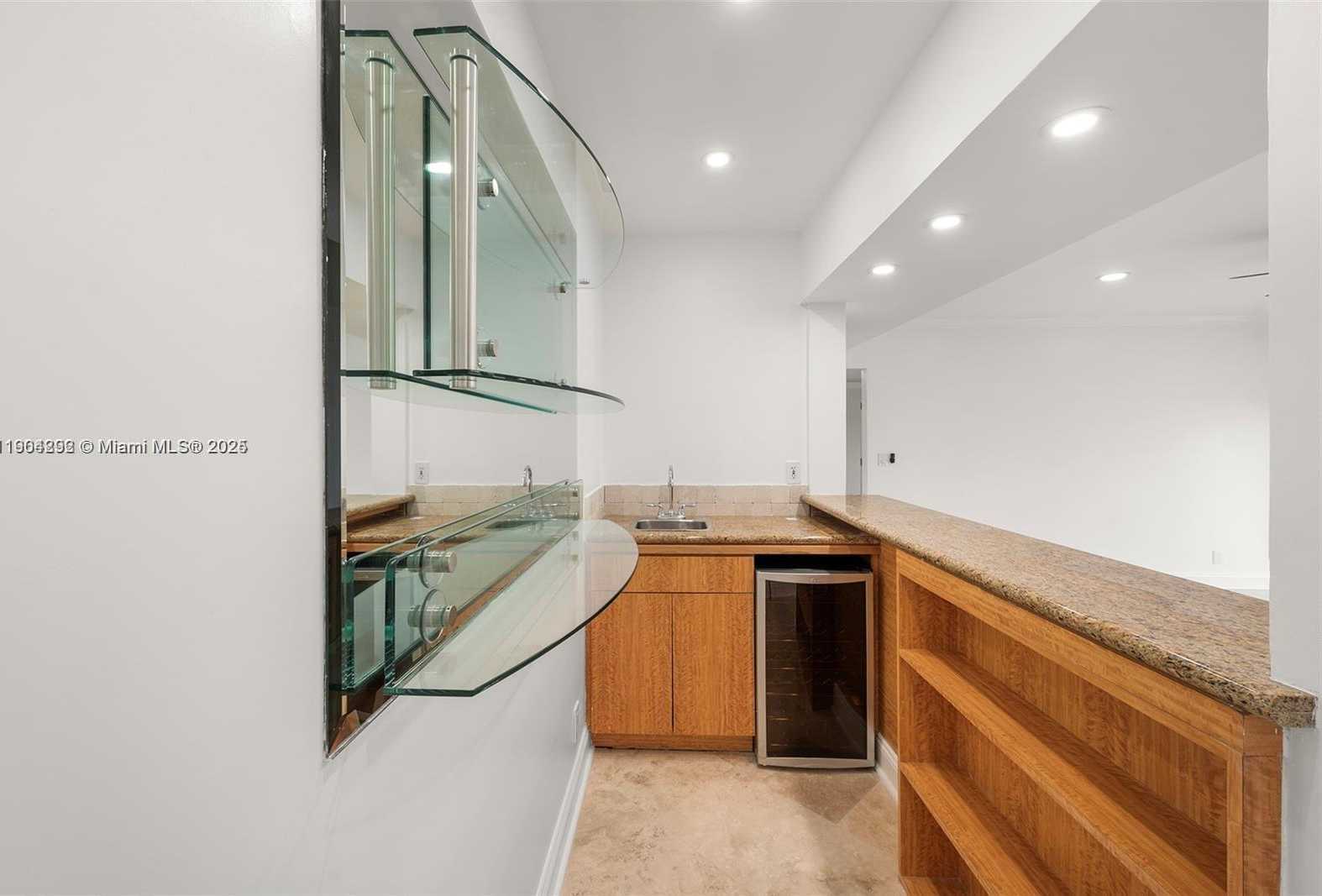 Small Image of 2445 SOUTH EAST 8 ST, Pompano Beach Number 39