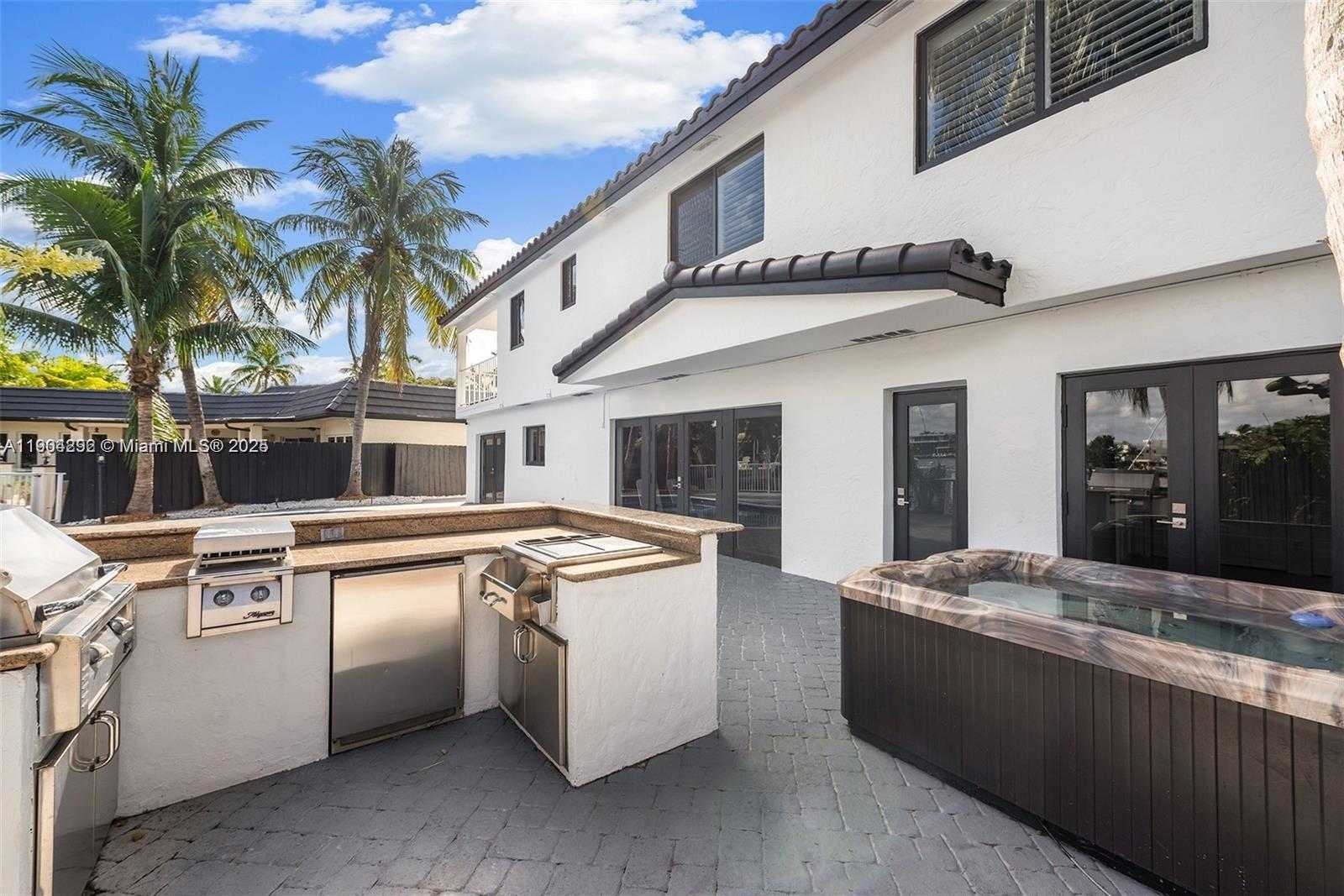 Small Image of 2445 SOUTH EAST 8 ST, Pompano Beach Number 40