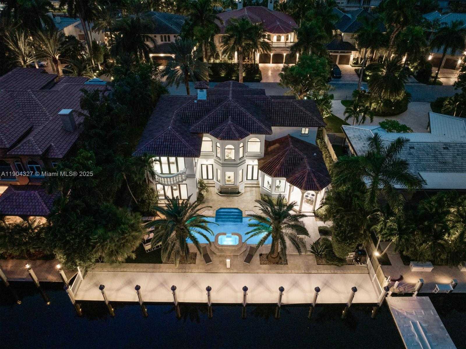 Small Image of 168 FIESTA WAY, Fort Lauderdale Number 10