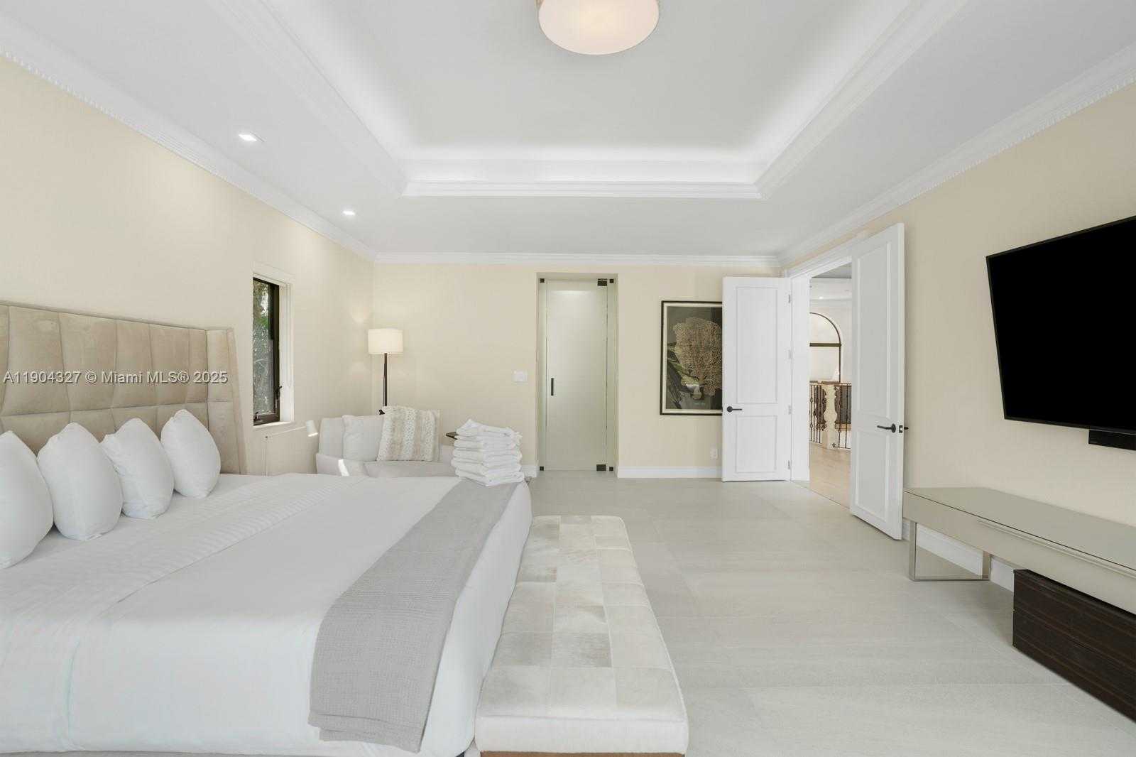 Small Image of 168 FIESTA WAY, Fort Lauderdale Number 18