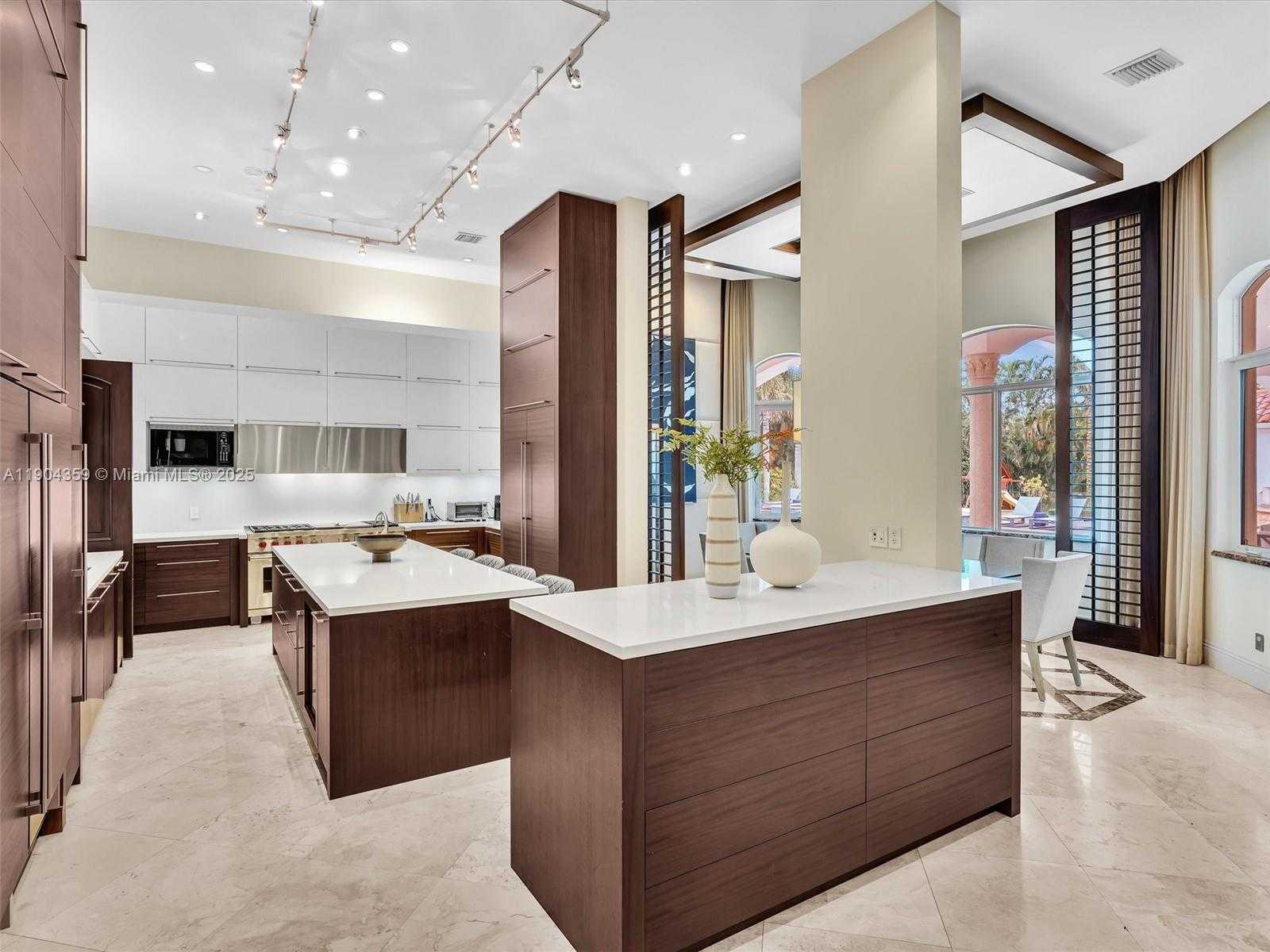 Small Image of 11420 NORTH WEST 4TH ST, Plantation Number 16