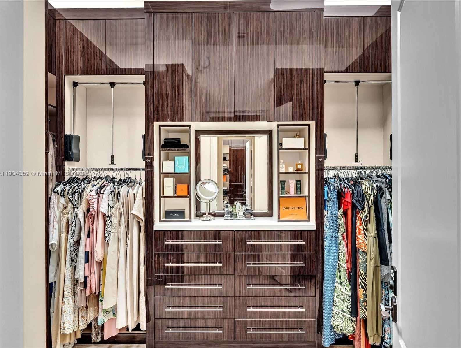 Small Image of 11420 NORTH WEST 4TH ST, Plantation Number 32