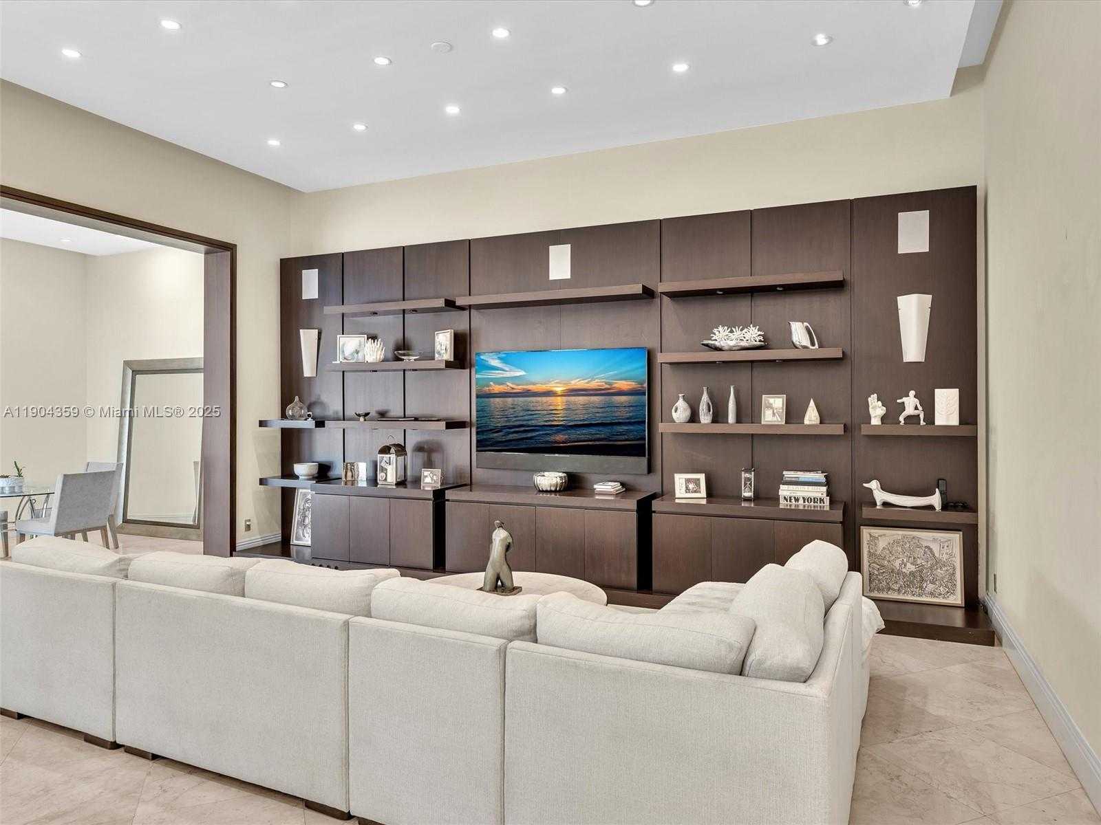 Small Image of 11420 NORTH WEST 4TH ST, Plantation Number 38