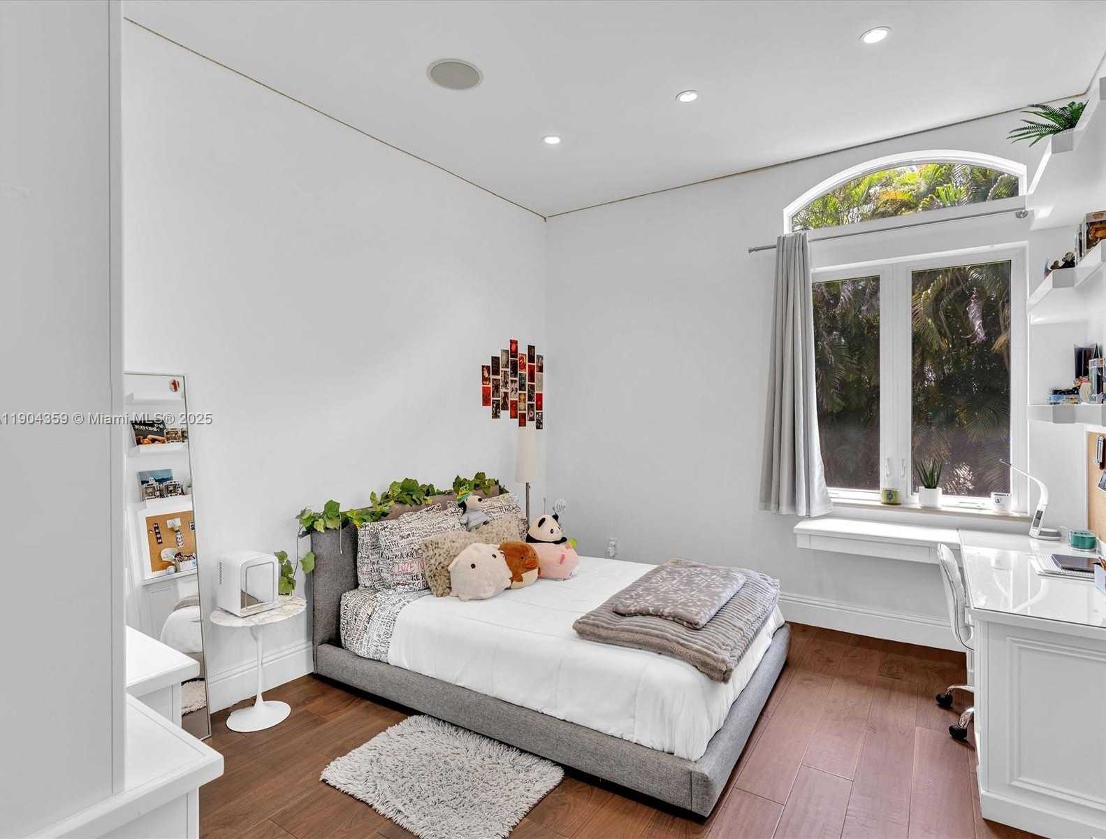 Small Image of 11420 NORTH WEST 4TH ST, Plantation Number 46