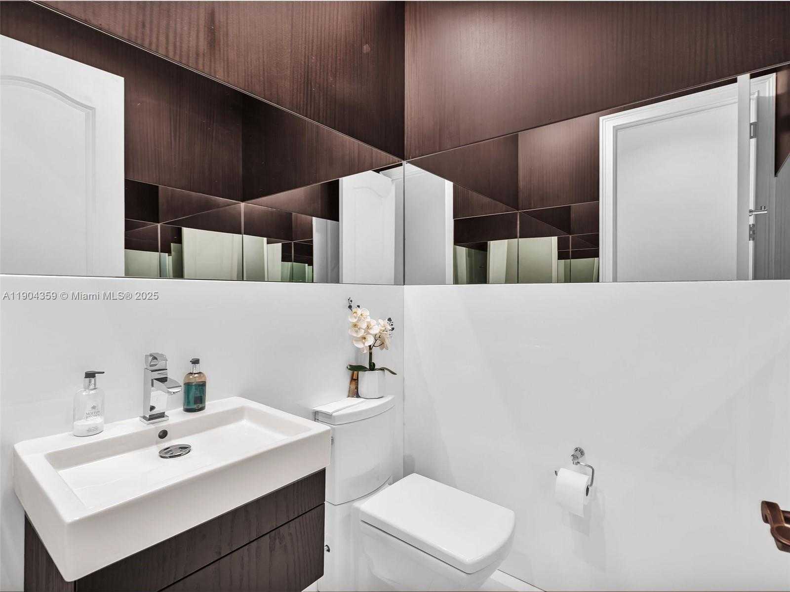 Small Image of 11420 NORTH WEST 4TH ST, Plantation Number 49