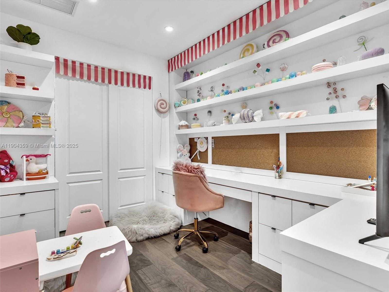 Small Image of 11420 NORTH WEST 4TH ST, Plantation Number 52