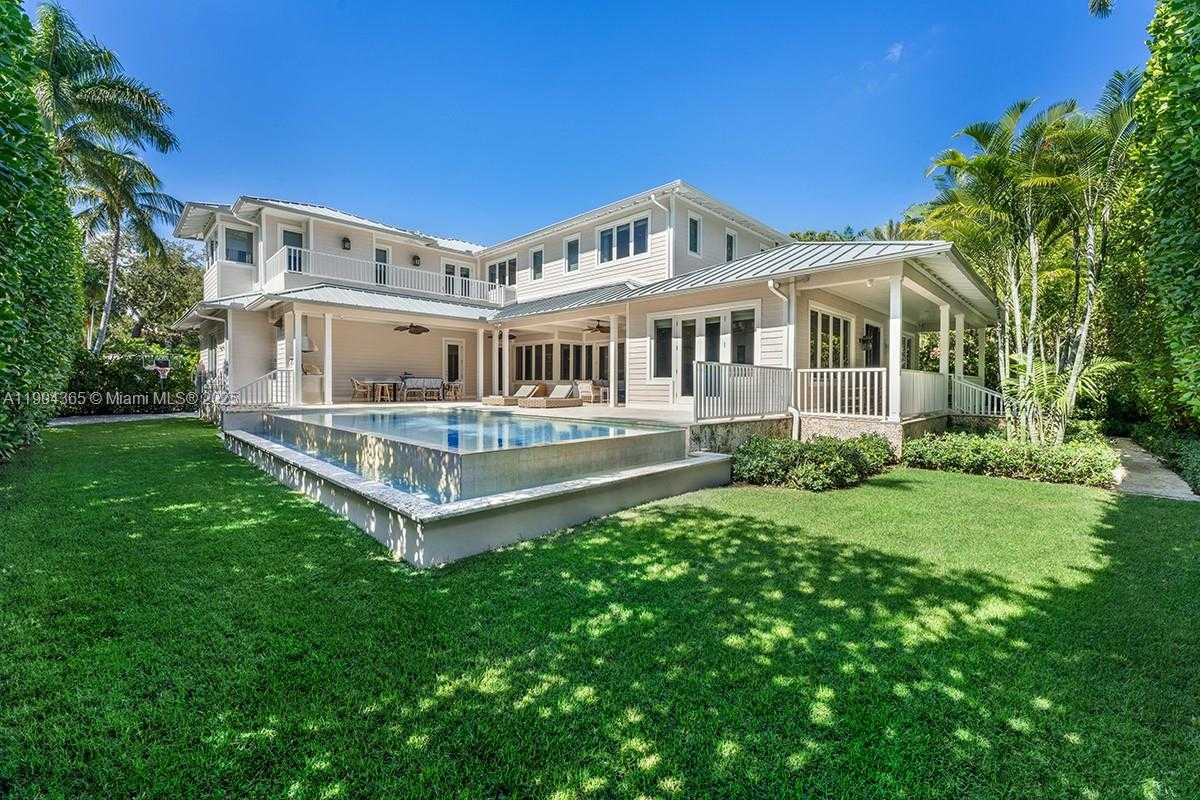 Small Image of 2500 REGATTA AVE, Miami Beach Number 1