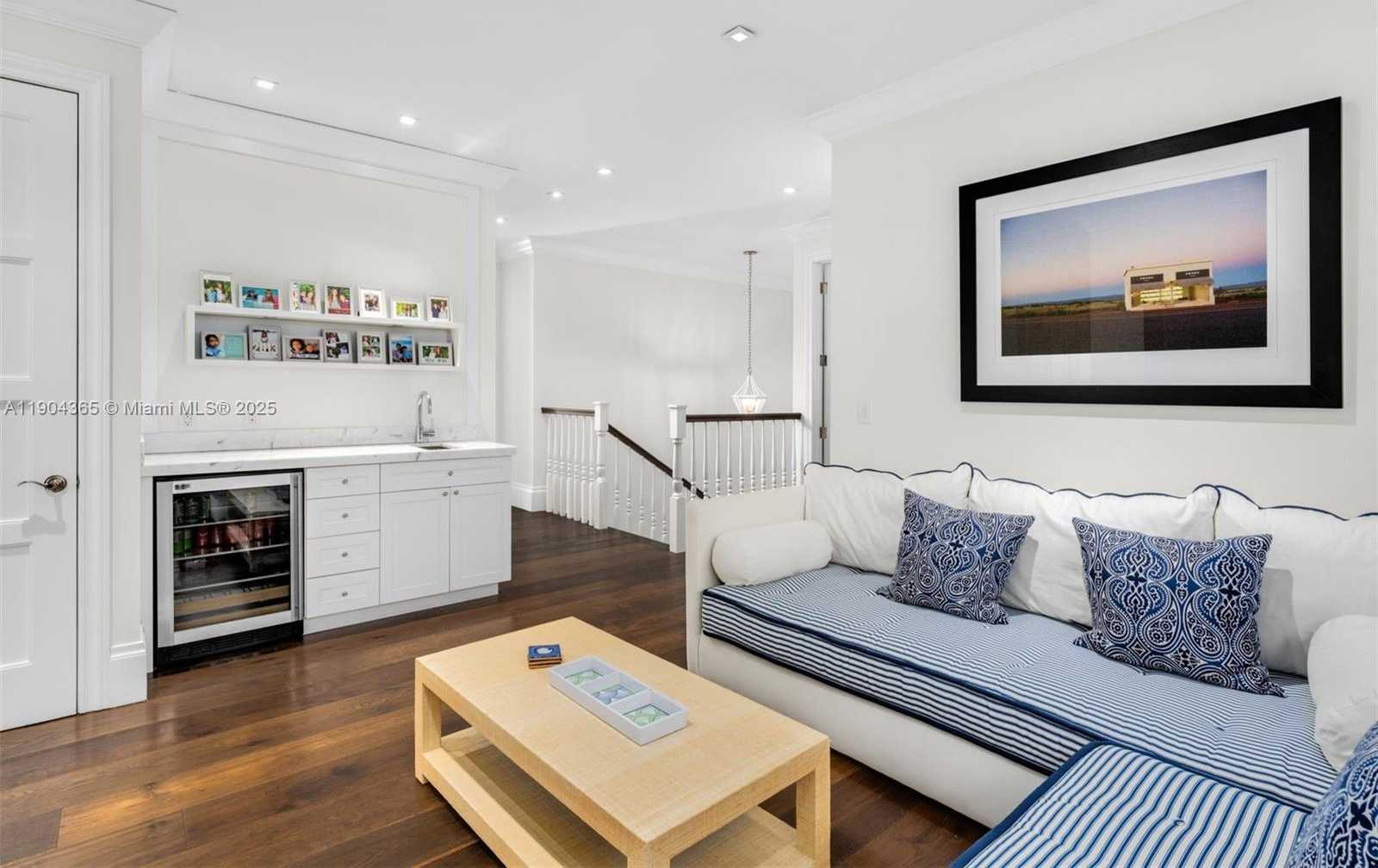 Small Image of 2500 REGATTA AVE, Miami Beach Number 10