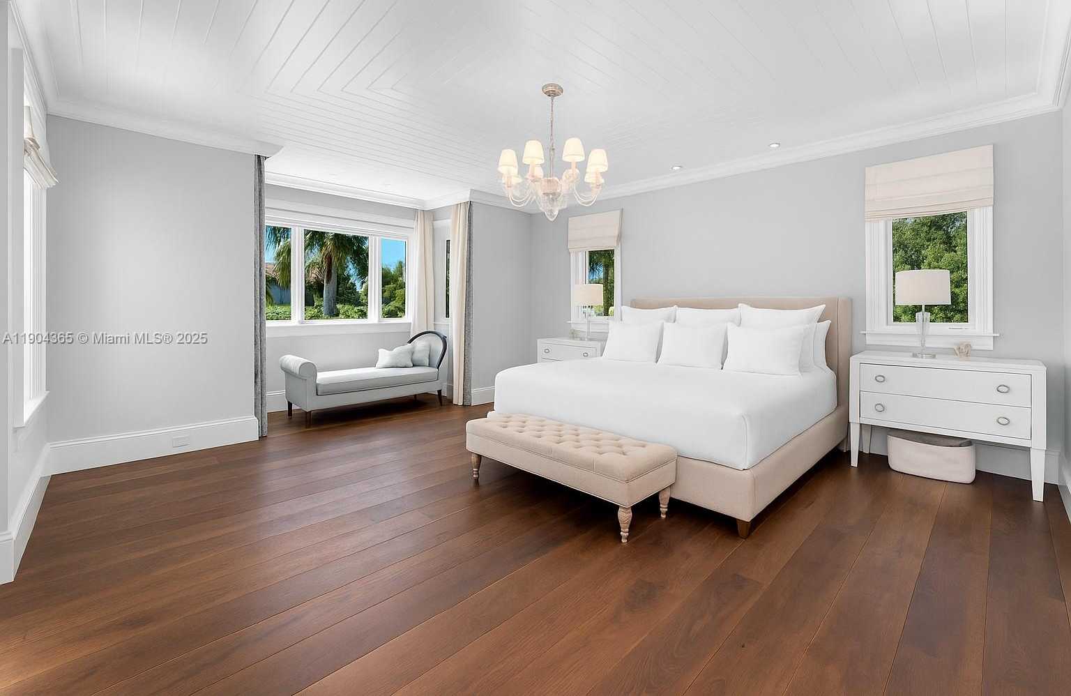 Small Image of 2500 REGATTA AVE, Miami Beach Number 16