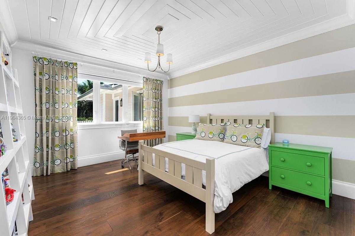 Small Image of 2500 REGATTA AVE, Miami Beach Number 20