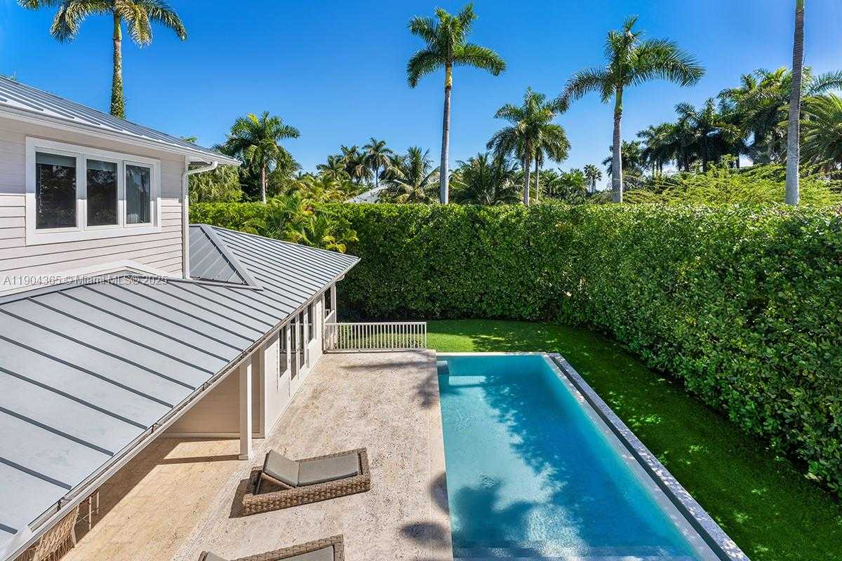 Small Image of 2500 REGATTA AVE, Miami Beach Number 24
