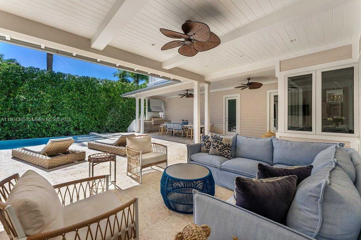 Small Image of 2500 REGATTA AVE, Miami Beach Number 25