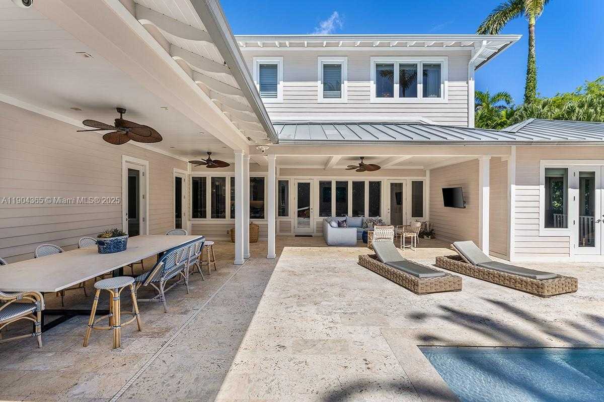 Small Image of 2500 REGATTA AVE, Miami Beach Number 26