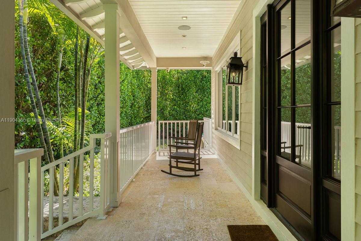 Small Image of 2500 REGATTA AVE, Miami Beach Number 30