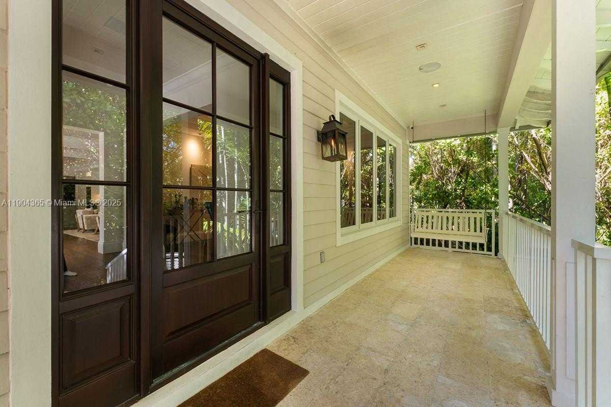 Small Image of 2500 REGATTA AVE, Miami Beach Number 31