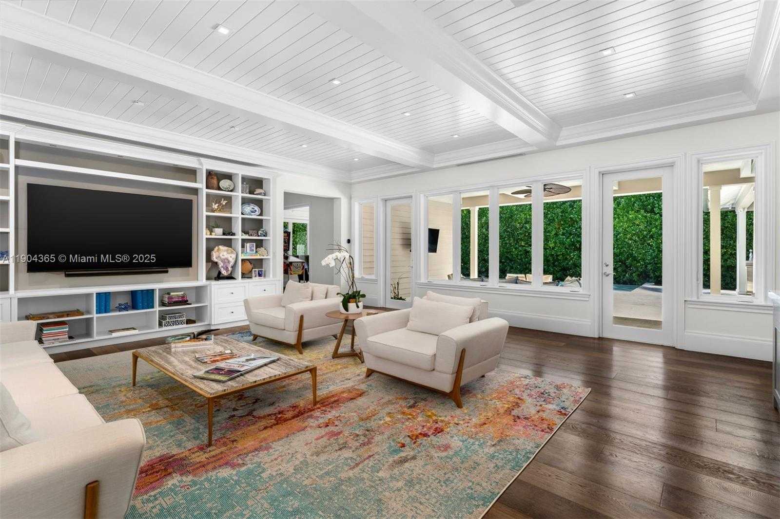 Small Image of 2500 REGATTA AVE, Miami Beach Number 4