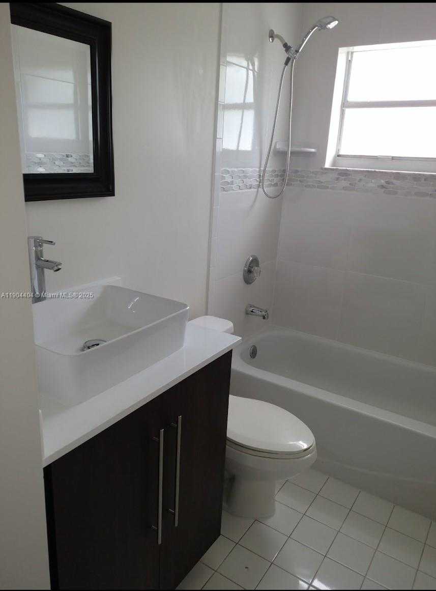 Small Image of Miami Gardens Number 5